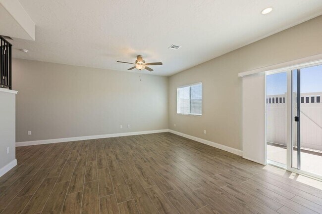 Building Photo - New 3 Bedroom 2.5 Bathroom Townhome