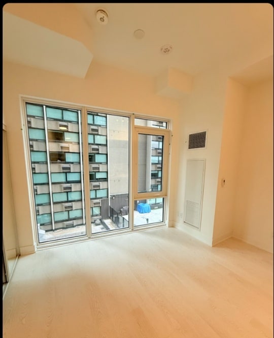 Building Photo - 308 Jarvis St