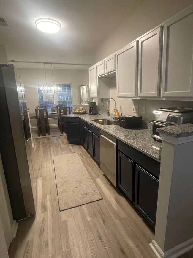 New SS Appliances - 12354 Swan Wings Pl