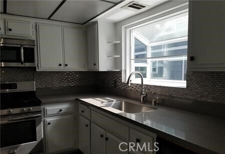 Foto del edificio - 76 N Sierra Bonita Ave