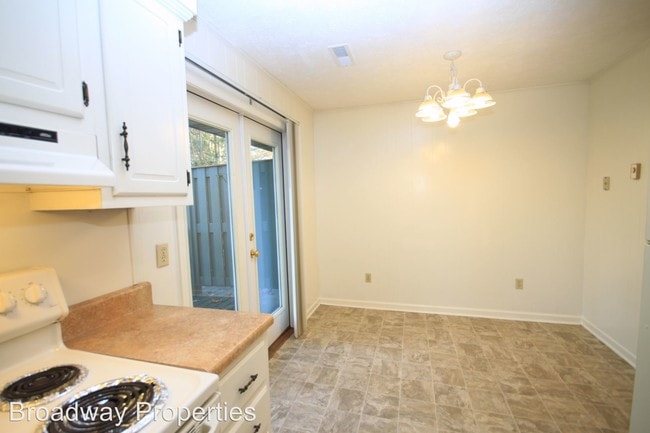 Building Photo - 17 Shanna Dr