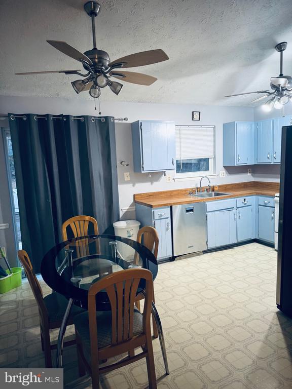 Foto del edificio - 3041 Blackland Ct