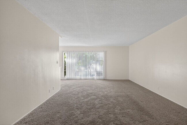 Foto del edificio - 3888 Potomac Ave