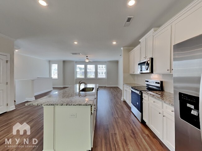 Building Photo - 6937 Woodland Stream Pl