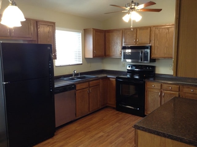 Building Photo - 2479 Camellia Ct