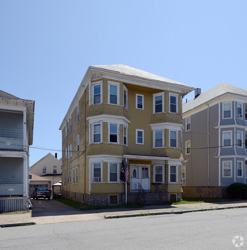 Building Photo - 126-128 Tinkham St