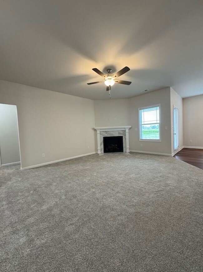 Foto del edificio - 111 Kendall Farms Dr