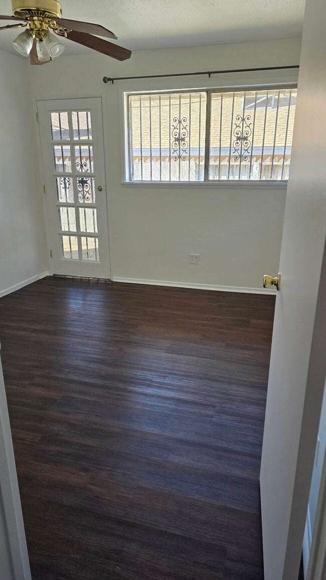 Building Photo - 12128 Van Nuys Blvd