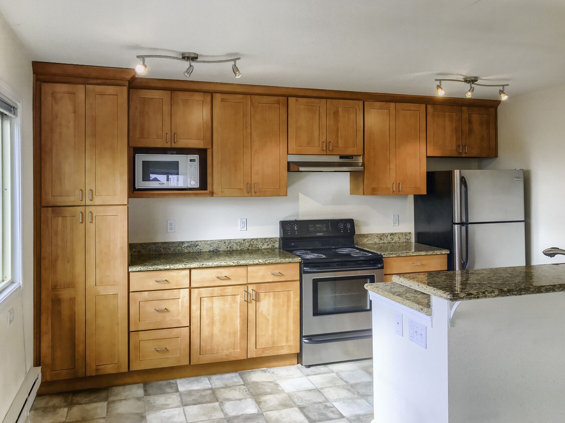 Foto principal - 8358 13th Ave NW
