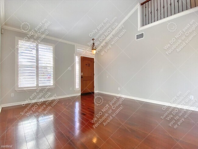 Building Photo - 3 br, 2.5 bath House - 1300 Strickland Dr