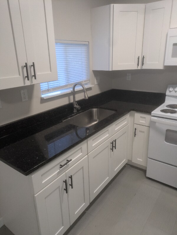 Foto principal - 2208 E McPherson Hwy