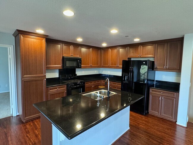 Foto del edificio - Beautiful 2 Bedroom, 2 Bathroom Oxnard Con...