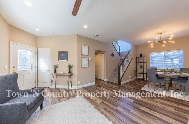 Foto del edificio - Luxury Las Palmas II Home with Upgrades, Flexible Living Space & Top School Districts