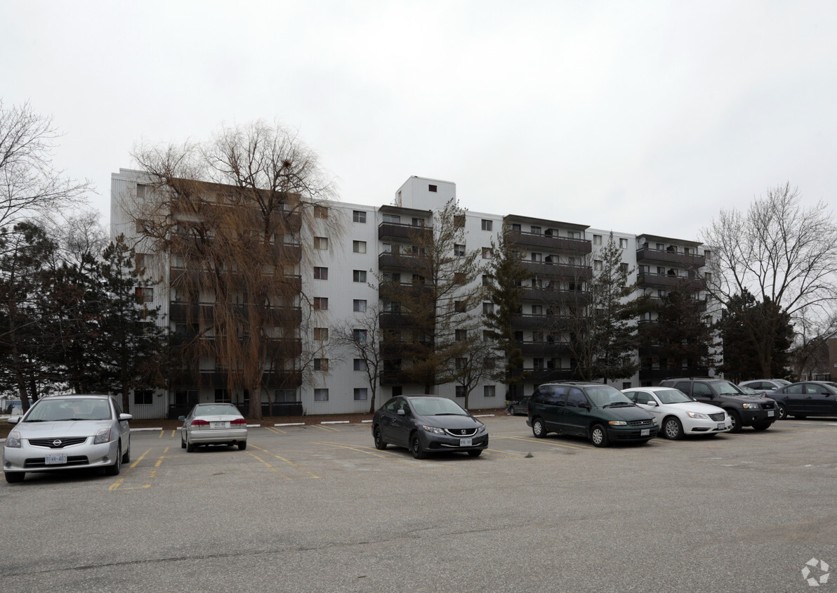 Photo du bâtiment - Skyview Place Apartments