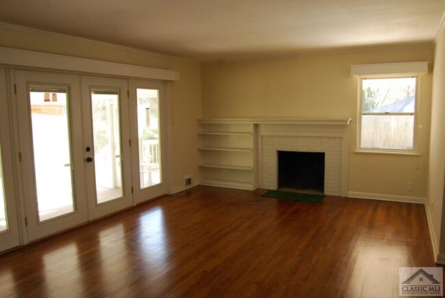 Building Photo - 160 Harold Dr