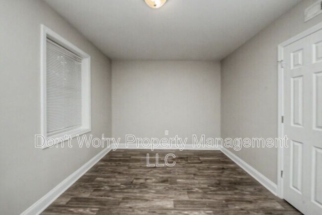 Building Photo - 615 Dumaine St