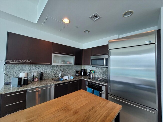 Foto del edificio - 950 Brickell Bay Dr