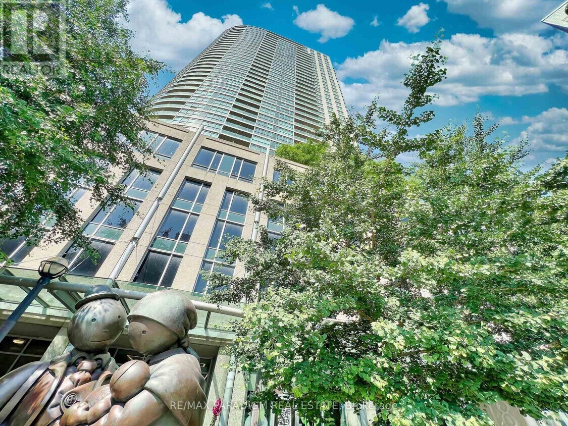 Photo principale - 18-3718 Yonge St