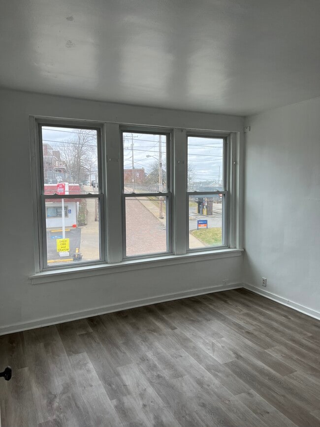 Building Photo - 2731 Brownsville Rd