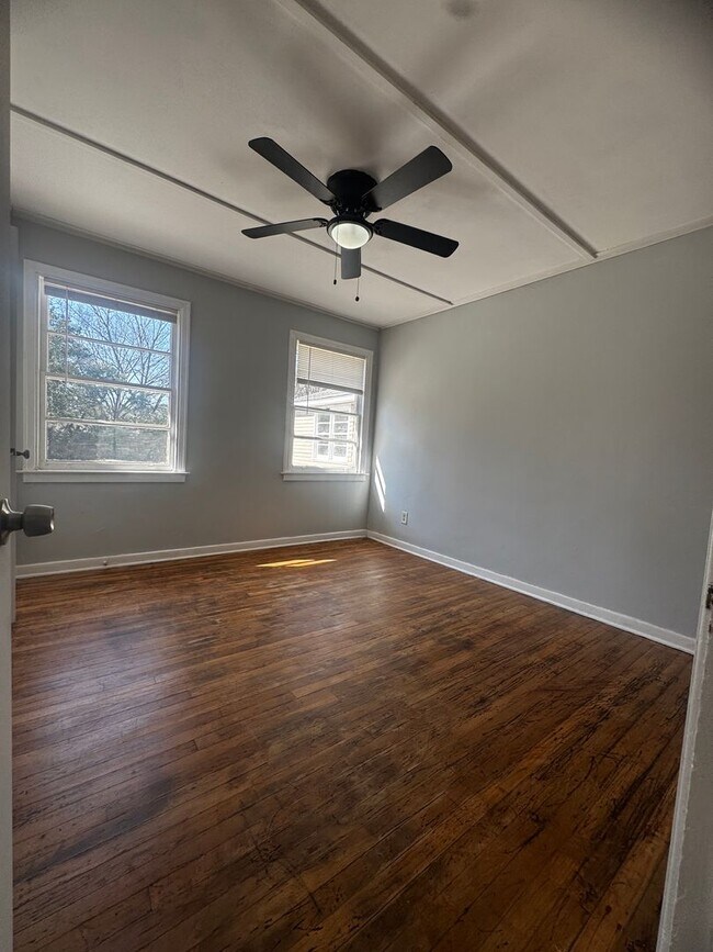 Foto del edificio - 3544 Southmont Dr