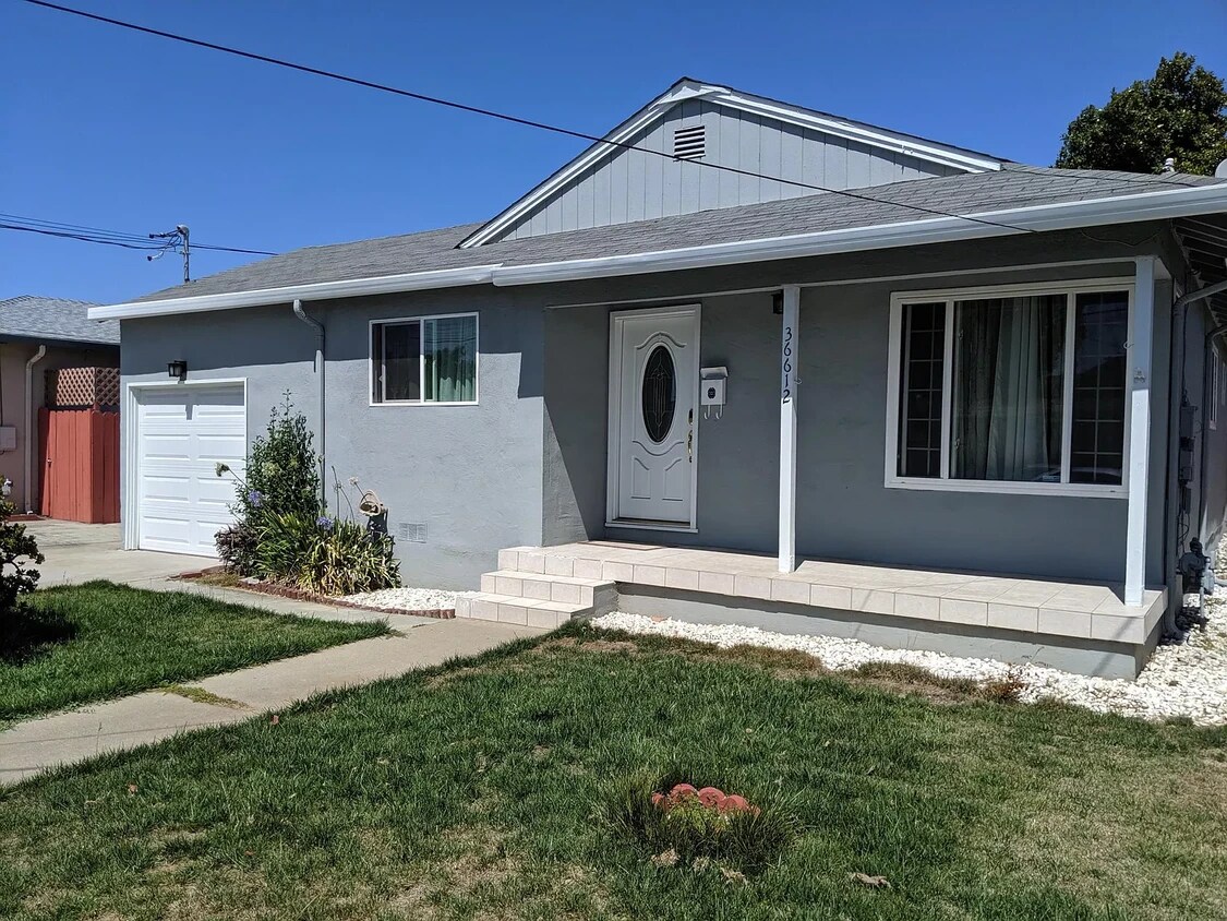 Primary Photo - 36612 Cabrillo Dr