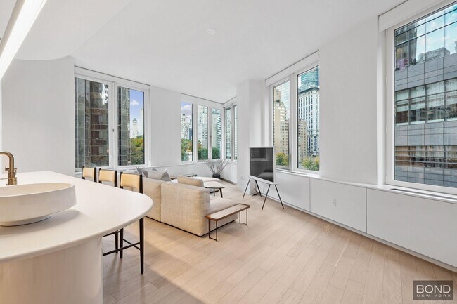 Foto del edificio - 1 W 60th St