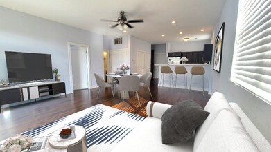 Building Photo - 504 S Oakley Blvd