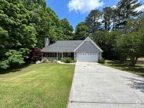 Building Photo - 1424 Snow Hill Dr