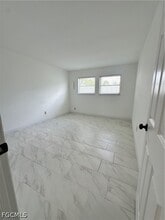 Building Photo - 10 Tangerine Ct