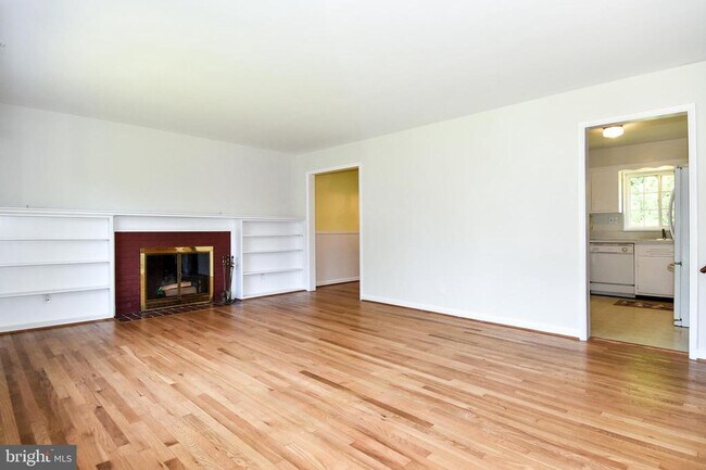 Foto del edificio - 6615 Ivy Hill Dr