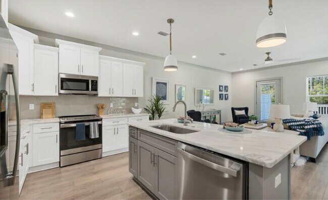 Building Photo - 15 Golden Bell Ct