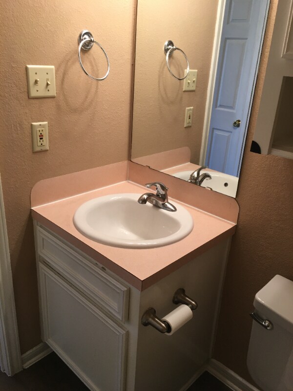 Foto del edificio - 802 Industrial Ave