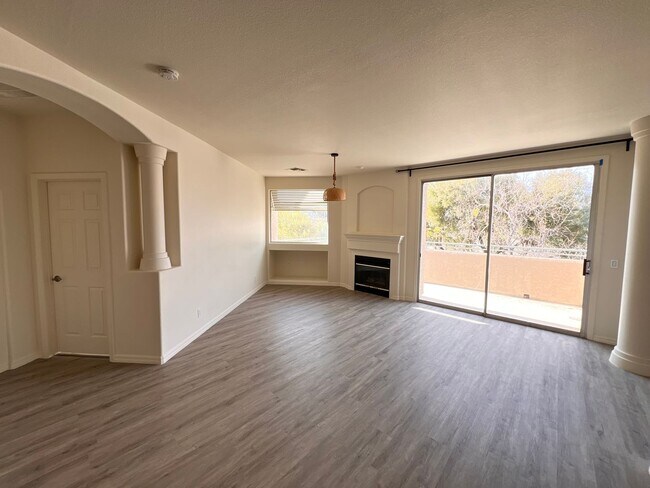 Foto del edificio - Summerlin Condo - Gated - Community Pool 1 Car Garage - 500 Off First Months Rent