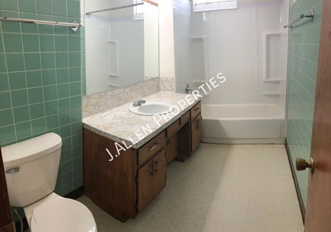 Building Photo - 311 N 12th St