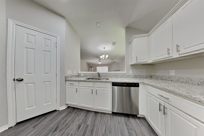 Building Photo - 15402 Misty Dawn Tr