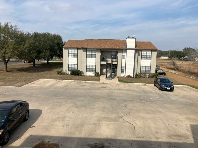 Building Photo - 119 Circle Ct