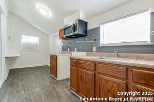 Foto del edificio - 3430 S Flores St