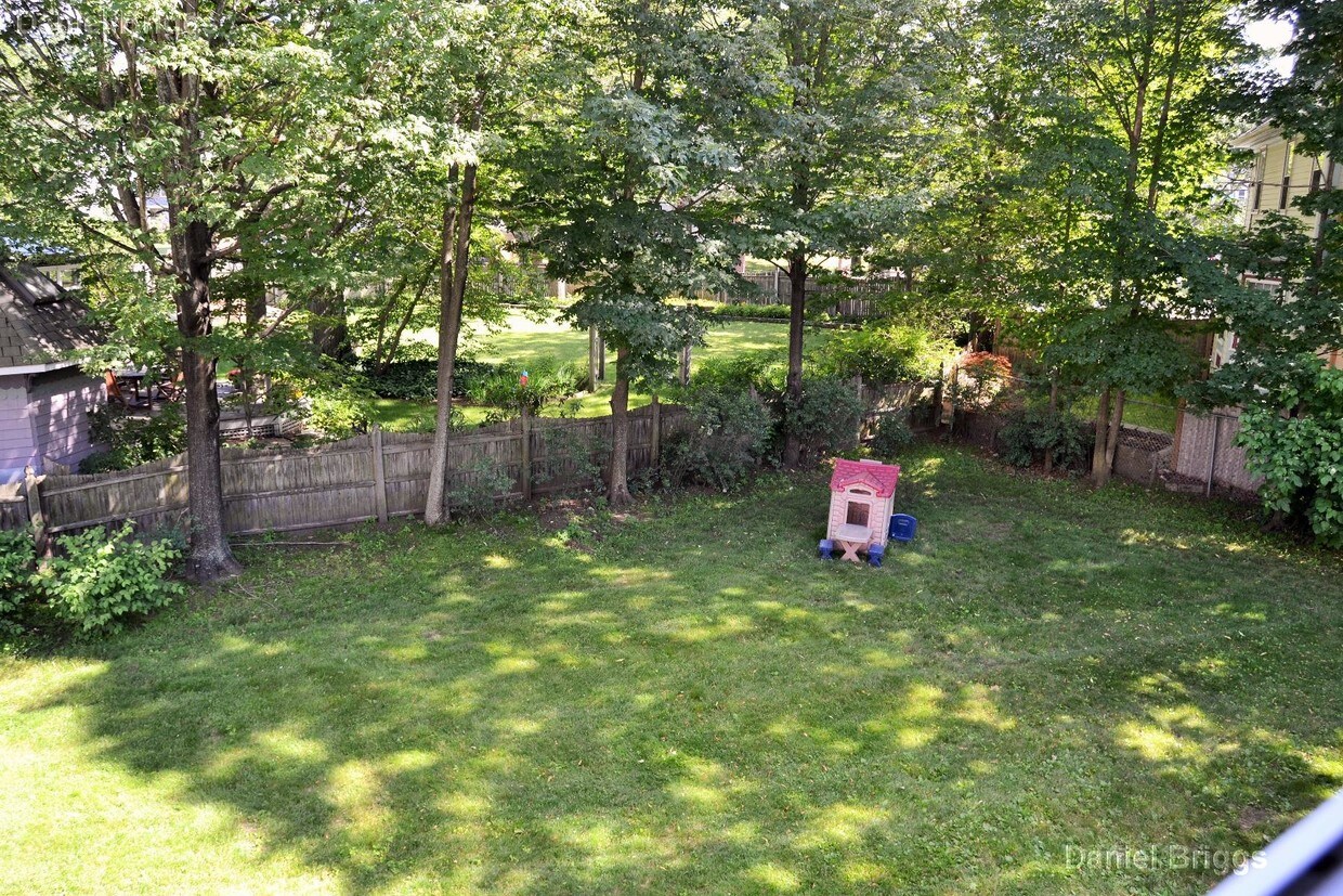 Primary Photo - 522 Watertown St