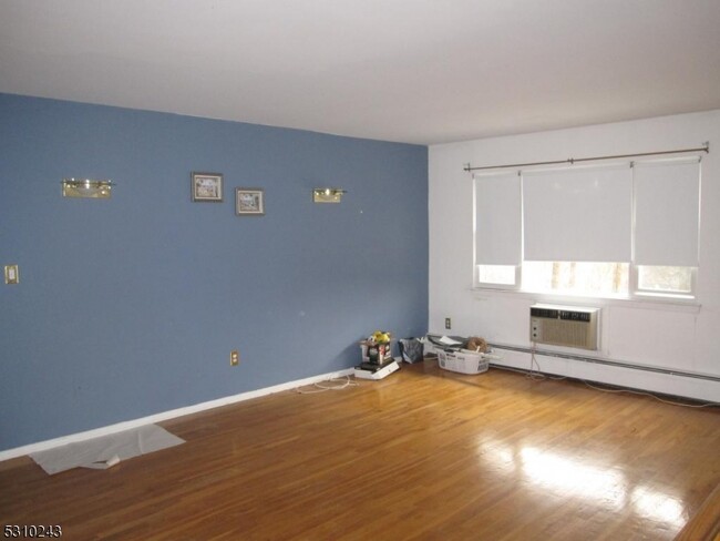 Building Photo - 43 Conforti Ave