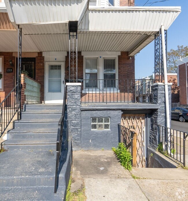 Building Photo - 226 N 60th St