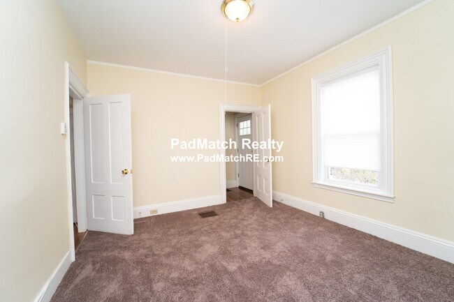 Building Photo - 22 Greylock Rd