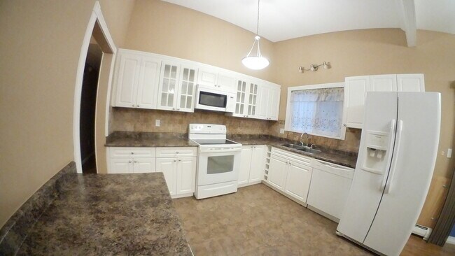 Photo du bâtiment - 859 Paisley Ave