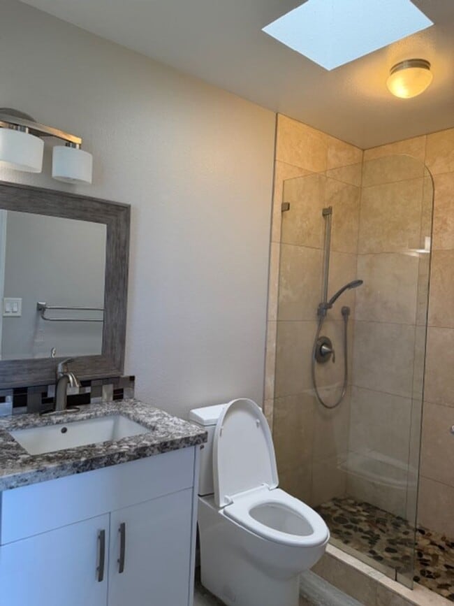 Building Photo - 75 Kaupea St