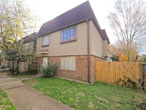 Building Photo - 8379 La Roche Ln