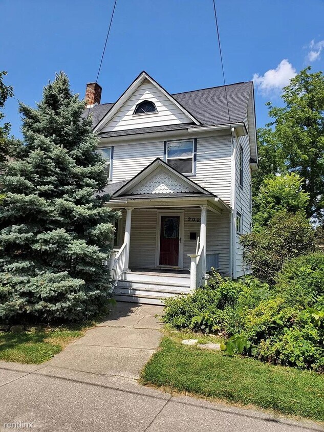 Foto principal - 3 br, 1.5 bath House - 902 W Lovell St Ava...