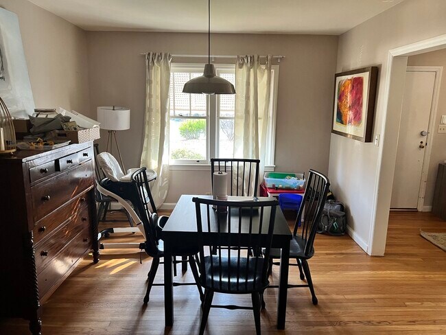 Dining Room - 1601 Crestline Dr NE