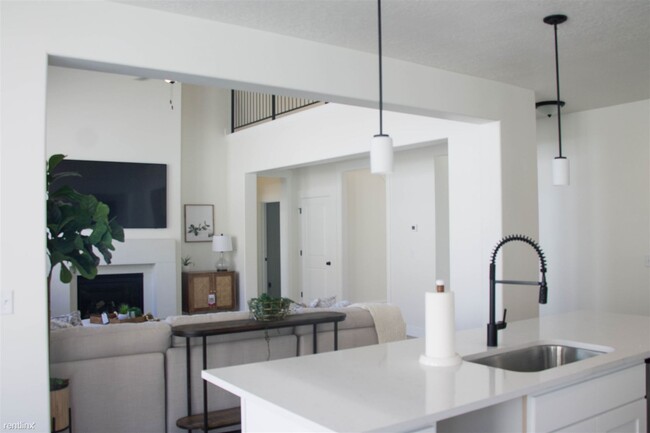Foto del edificio - 4 br, 3 bath House - 4432 North Seasons Vi...