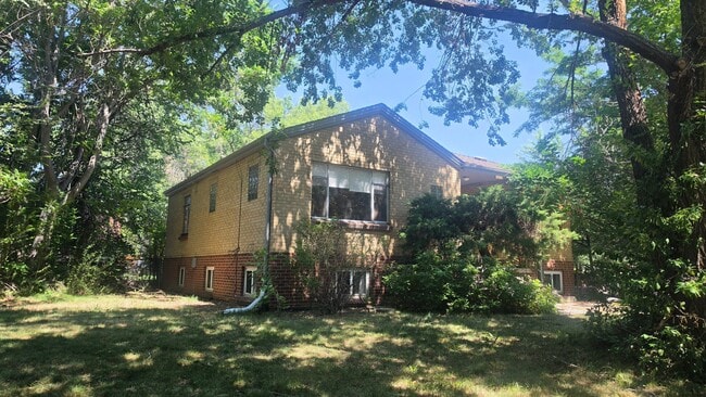 Building Photo - 2501 W 41st Ave