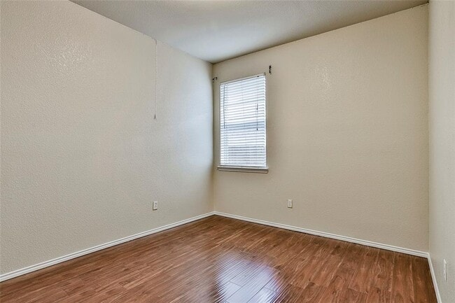 Building Photo - 8609 Rainy Lake Dr
