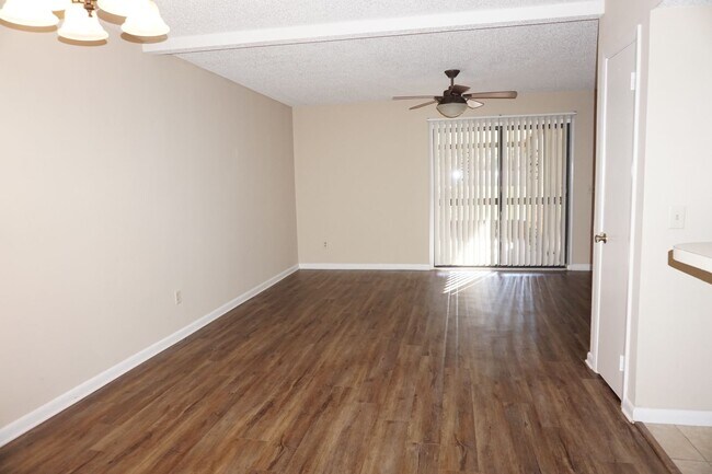 Foto del edificio - 5528 Greatpine Ln S